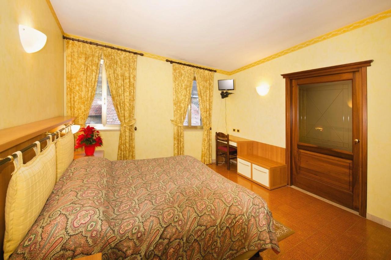 Albergo Ponte Di Nava Ormea エクステリア 写真